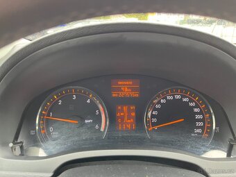 Toyota Avensis 2.0 D4-D - 8