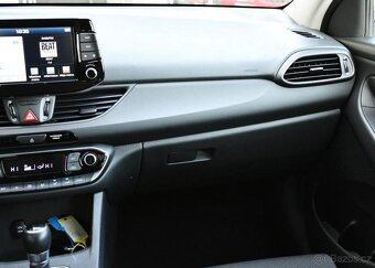 Hyundai i30 1.6CRDi 85kW STYLE ČR - 8