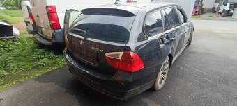 BMW e91 325xi na díly, motor s LPG ok - 8