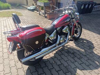Suzuki VZ800 Marauder - 8