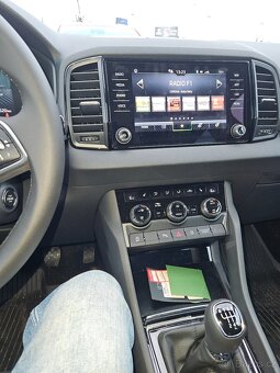 Roční Škoda Karoq 1.5 TSi Orange 8./24 - 8
