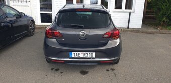 Opel Astra J, 1.4, 88kW, 2013, 140706 km, únik vody - 8
