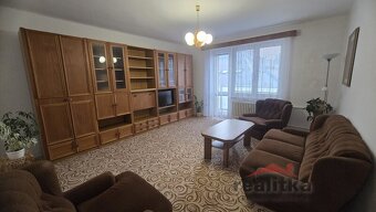 Prodej velkého bytu 3+1, 73m2, s balkónem, zahradou a parkov - 8