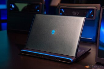 18"_ALIENWARE 18 AREA-51_300HZ_U9-275HX_32GB_RTX 5080 16GB - 8
