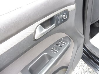 Volkswagen Touran 2.0TDi 140PS HIGHLINE/7MÍST - 8