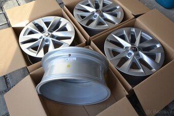Škoda Octavia IV- 17 NOVÉ orig.ALU disky 7x17,5x112 - 8