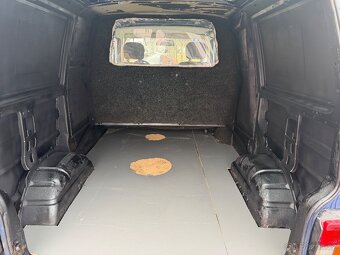 Vw T4 2.5 TDi 74 kw - 8