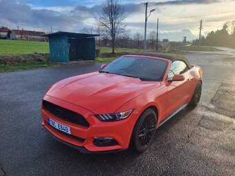 Ford Mustang - 8