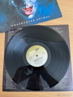 Steeler – Undercover Animal - 8