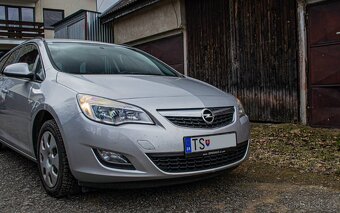Opel Astra Sport Tourer ST 1.7CDTi ECOTEC 81kW M6 - 8