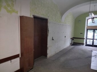 Pronájem obchodu 41 m2 na Resselově náměstí v Chrudimi - 8
