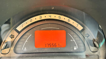 Citroën C3 1.1i 44 kW 2004 – pojízdné, STK 12/2026, levně, r - 8