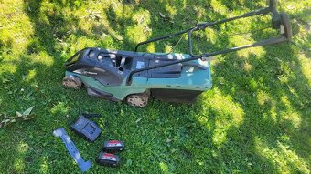 REZERVOVÁNO Akumulátorová sekačka Bosch, vč. 2 akumulátorů - 8