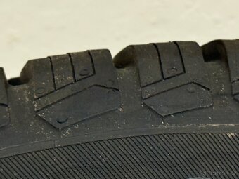 Alu kola Dezent + 7,5mm pneu Matador 235/60 R18 - 8