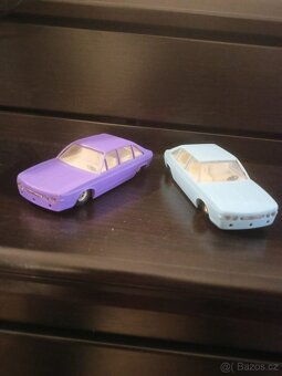 Plastové modely tatra 613 - 8