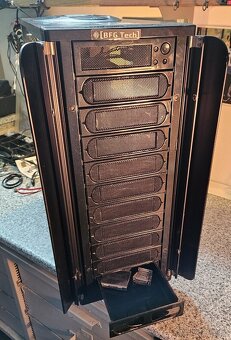 Big Tower s průhlednou bočnicí + zdroj Corsair CX750W - 8