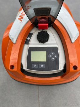 STIHL Robotická sekačka RMI 422 - 8