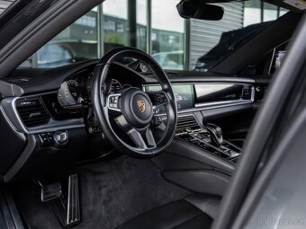2018 Porsche Panamera 4 AWD 3.0 - 8