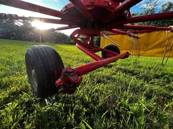 Shrnovač sena Pottinger TOP33 N -záběr 2,6m- - 8