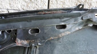Přední haubna na Mercedes-Benz W124 - 8