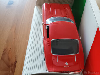 1:18 ERTL - Ferrari 275 GTB4 (1966) - 8