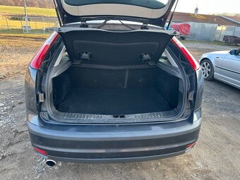 Ford Focus 1.6 benzín 2008 74kW - 8