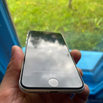 Prodám iPhone SE 2020 64GB bílý - 8