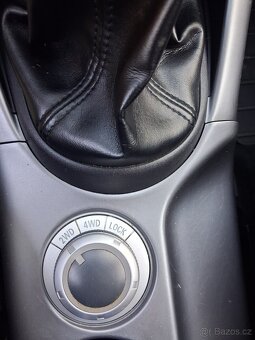 Peugeot 4007 - 8