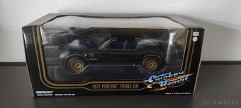 Modely aut 1/24 - Greenlight - 8