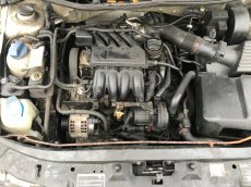 Skoda Octavia 1 1,6 75kW AVU 2002 - dily z vozu - 8