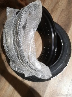 Supermoto ráfek a pneu, zadní, vše nové. - 8