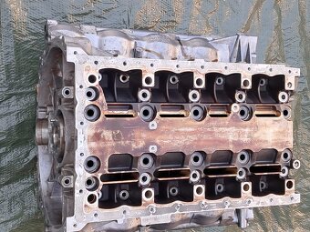 PORSCHE CAYENNE - MOTOR 4,5 V8 r.v. 2004 - 8