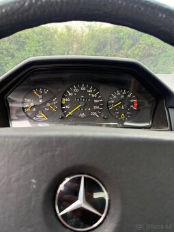 Mercedes 124 coupe - 8