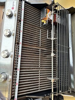 Plynový gril Char-Broil - 8