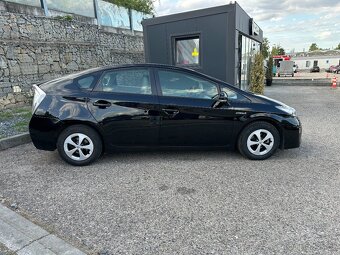 Toyota Prius 1.8 2013 hybrid - 8