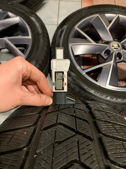 Alu kola Škoda R19 5X112 ZÁNOVNÍ ZIMNÍ PNEU 235/50 R19 - 8