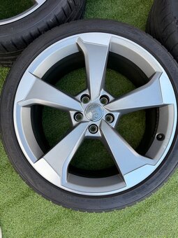 Audi A4 S4 B9 - AUDI ROTOR 245/35 R19 LETNÍ ORIGINÁLNÍ SADA - 8