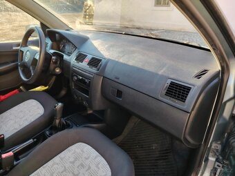 prodám Škodu Fabii kombi 1.4 16V 55kw ,r.v.2004 - 8