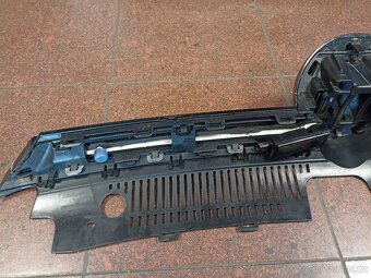 Maska chladiče VW GOLF 8 VIII 2020- s LED 5H0853651S - 8