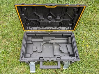 Dewalt tough kufry - 5 ks - IP 65 - 3 nové, 2 použité - 8
