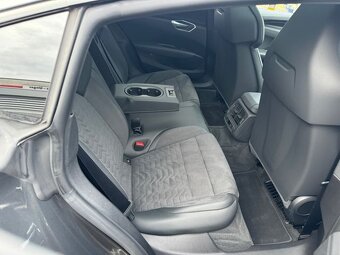 Audi e-tron GT quattro Panorama+HUD+Matrix+360Kamera - 8