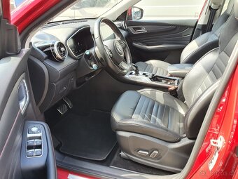 MG EHS PHEV Luxury 1.5 190kW AUT. 35tkm ACC Panorama kam360° - 8