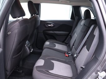 Jeep Cherokee 2,0 MJT 103kW 4x4 Limited (2014) - 8