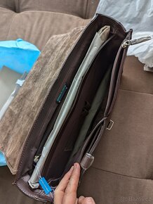 Hnědá kožená aktovka Piquardo - 8