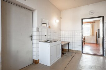 Prodej rodinného domu 3+1 Pardubice - 8