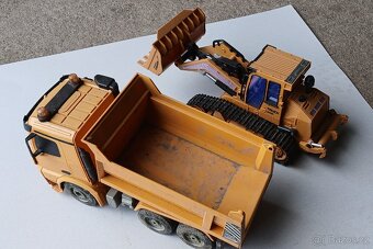 Bruder jeep + 2xbuldozer a náklaďák - 8