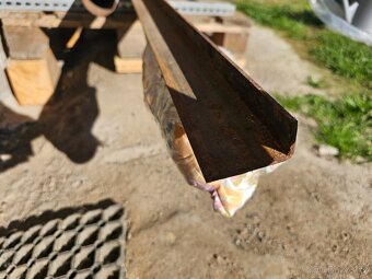 Profil L nerovnoramenný 50x25x3mm 459cm za 180,-Kč - 8