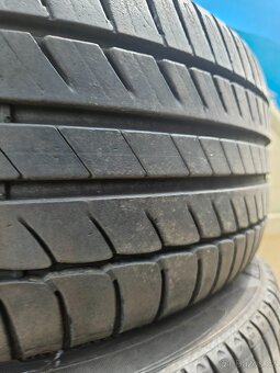 215/45R17 87W  MICHELIN PRIMACY - 8