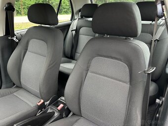 Škoda Fabia najeto 20.000 km, nová z ČR seris. kniha - 8