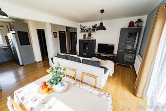 Hněvousice, prodej rodinného domu 5+kk 117 m2 na pozemku 601 - 8